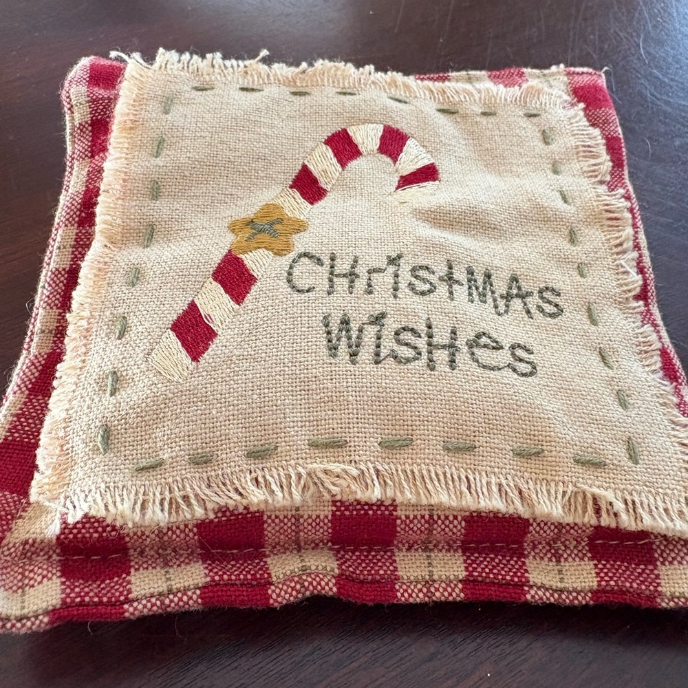 Christmas Wishes Holiday satchet with Red and Cream Design